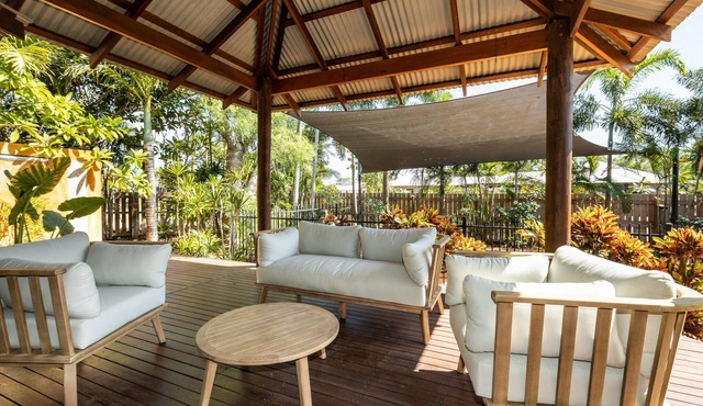 5 Bedroom with Sweeping Veranda & Private Pool
