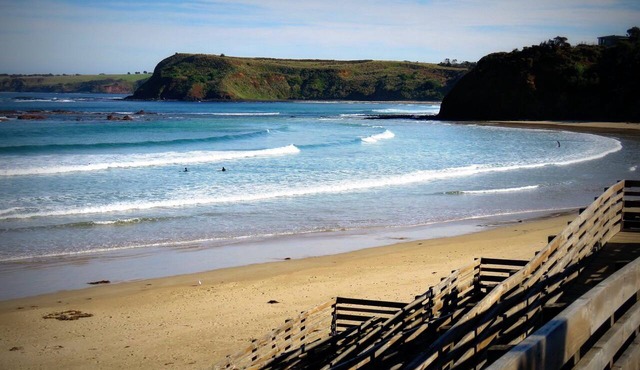5 Salmon Row, What a position, so close to Smiths Beach!