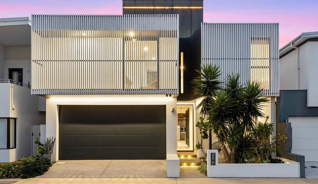 9 Architectural Luxe 4BR Skyhome Pool & Ocean View