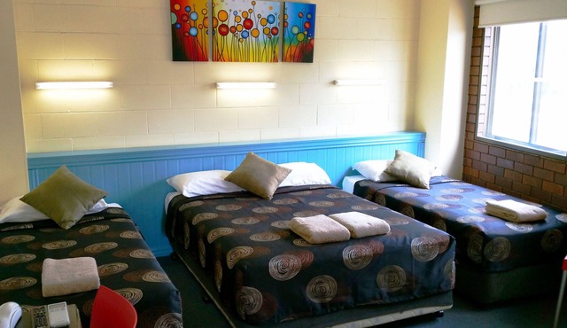 A & A Lodge Motel Emerald