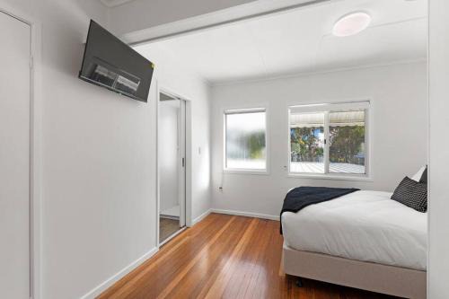 Absolute Beachfront Sleeps 10 Secure Carparks in Gold Coast