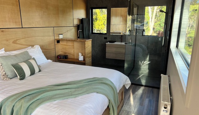 Absolute Bush Retreat in Launceston, secluded studio