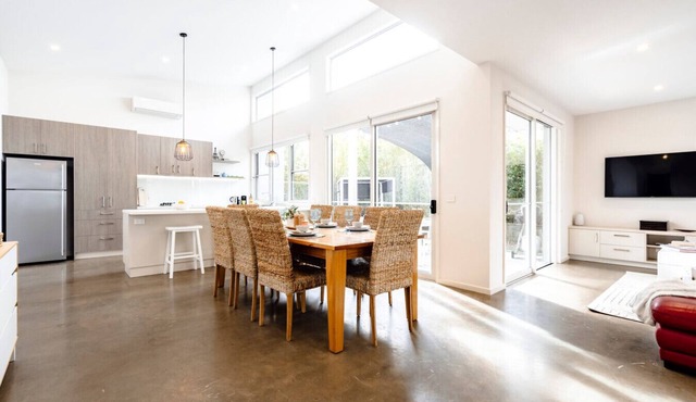 Accessible Beach House - Bell 2 - Pet Friendly