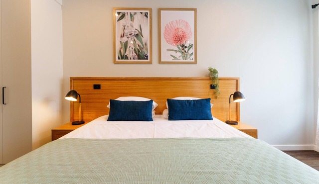 Accessible Suite - Self contained suite with 1 King bed or Twins and single sofa bed
