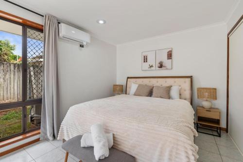 Affordable 1Bed Studio Close to Malls and Transit