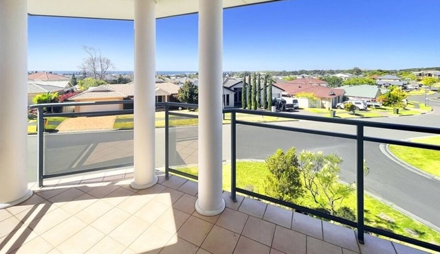 Affordable Waterview Stay in a prime location of Shell Cove!