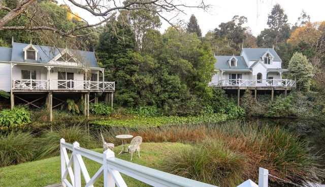 Apple Tree Cottage | Charming Coastal Getaway