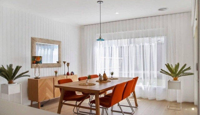 Atherton Retreat I Mid Century flare