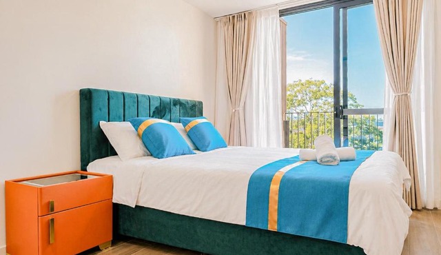 Auburn Studio, Entire Studio with Ensuite toilet and kitchen
