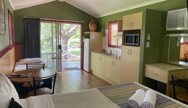 Aussie Outback Oasis Holiday Park