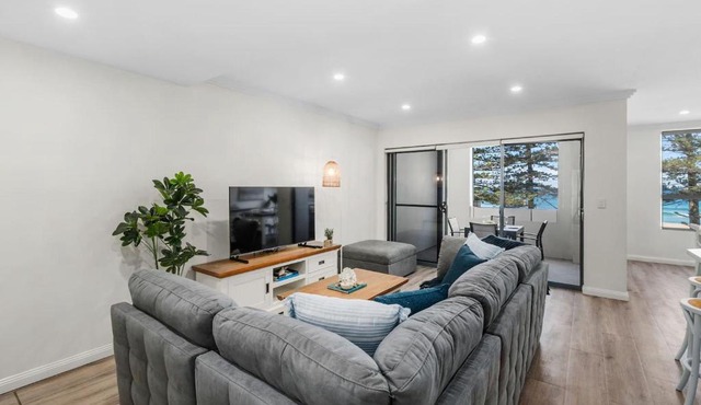 Austi Beach Escape - A Dreamy Oceanfront Haven