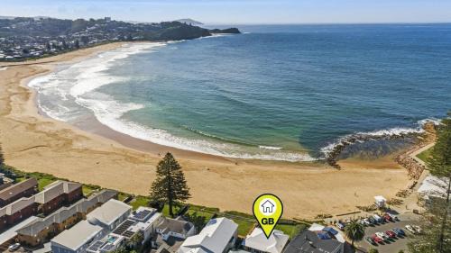 Avoca Beach House - Uninterrupted Beachfront