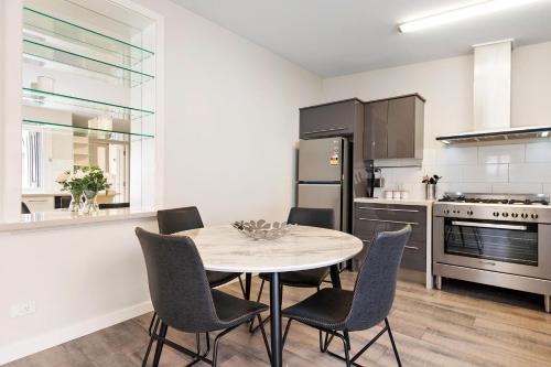 Azami - Charming Gilbert Cottage