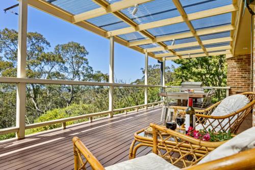 Azimuth - Spacious Family Retreat with City Views