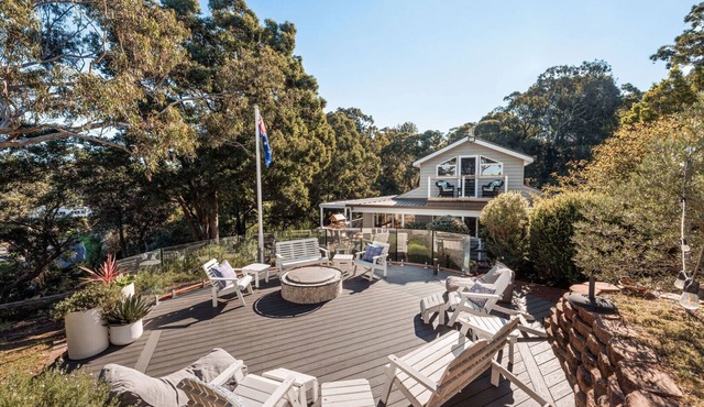 Bancroft Haven: Nestled above the marina boasting views across Bancroft Bay