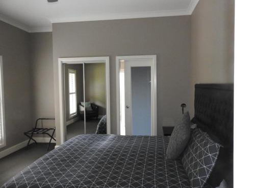 Barkly Apartment