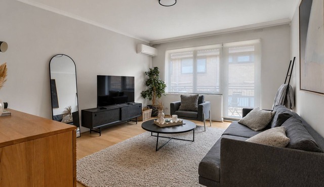 Barkly St Kilda Modern Escape by Ready Set Stay - linen, wifi, parking