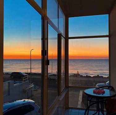 beachfront apartment 5/22 Esplanades seaviews