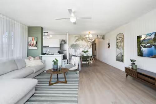 Beachfront Bliss 2BR Broadbeach