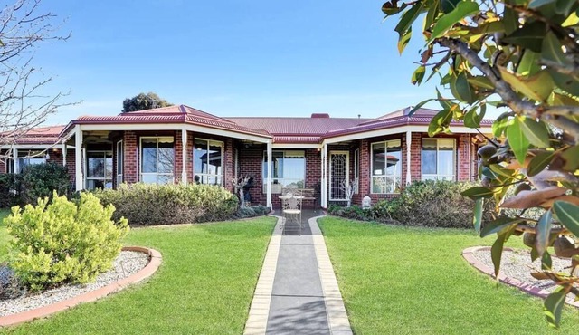 Beautifully Rustic&Vintage Spacious Darley Home