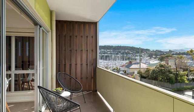 Bellerive Quay - Modern Living with Yacht Club Views