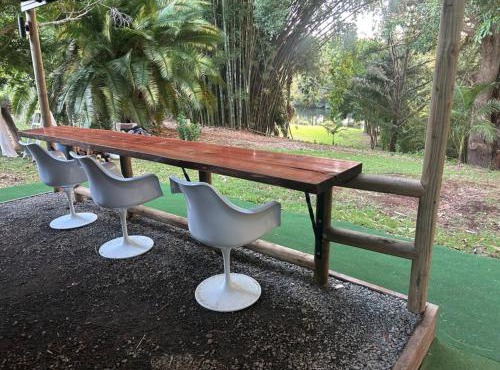 Bello BigRig Luxury Riverfront Escape Close to Town