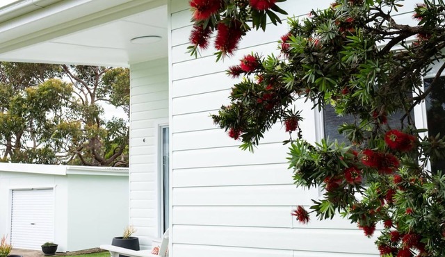 Bendy Beach House, beach side property at Washerwomans beach and Sting Ray Bay