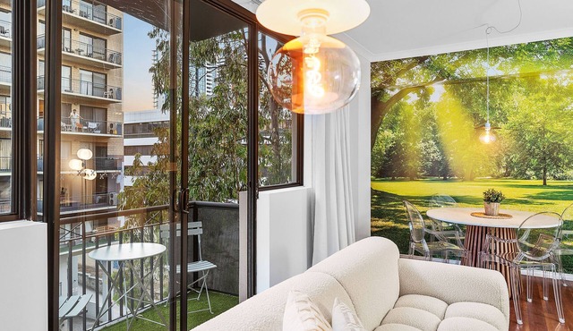 Bespoke East Perth - Sleeps 2 - Superior Wifi