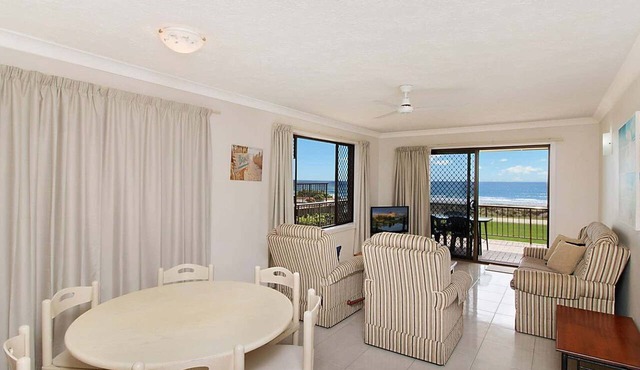 Bilinga Beach 4 - Absolute Beachfront
