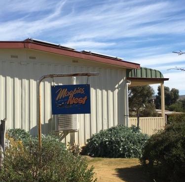Black Jack Get-A-Way "Magpies Nest"