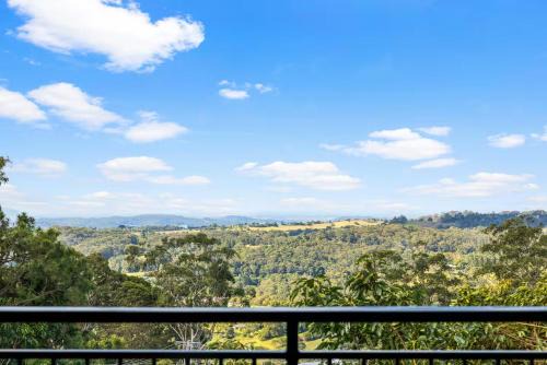 Blackall Bliss Pet-Friendly Retreat, Deck & BBQ Near Flaxton Gardens & Pub