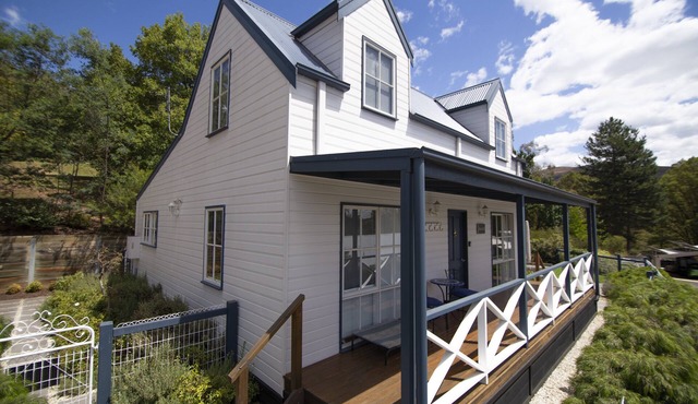 BlueMill Cottage Bright - The Complete Luxury Getaway