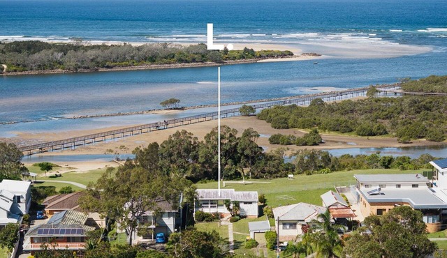 Boardwalk Bungalow - pristine ocean views