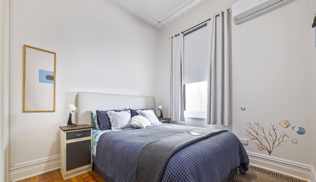 Bohemian beachside Henley Beach unit - one minute walk to the beach