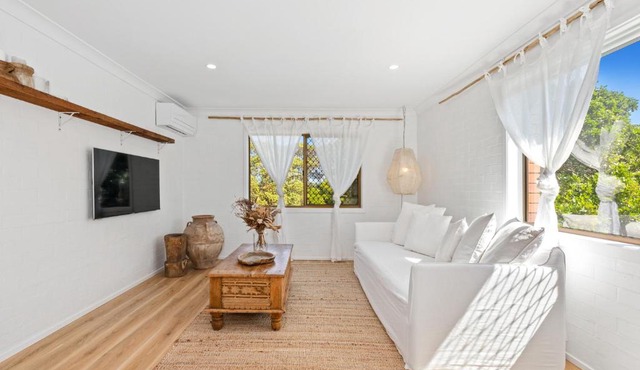 Boho-Style Beach Apartment Kingscliff by uHoliday