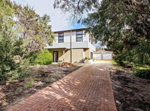 Bonnie View - Upstairs Studio Retreat for two