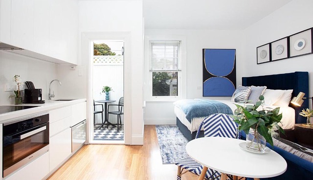 Bright and Beautiful Studio in Quiet Neighbourhood