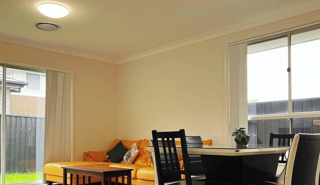 Bright Modern Home in Cobbitty with Parking