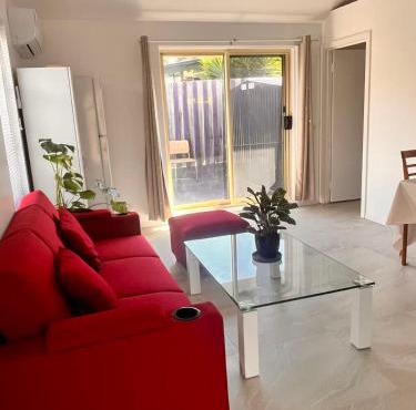 Bright & Quiet 1BR with Courtyard