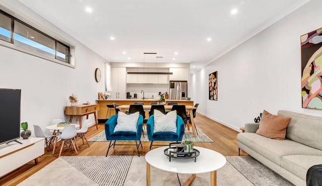 'Brightly Brompton' A Family Delight by the Park