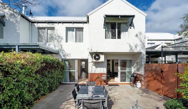 Broadwater Beach Villa | Pool, Spa & Tennis