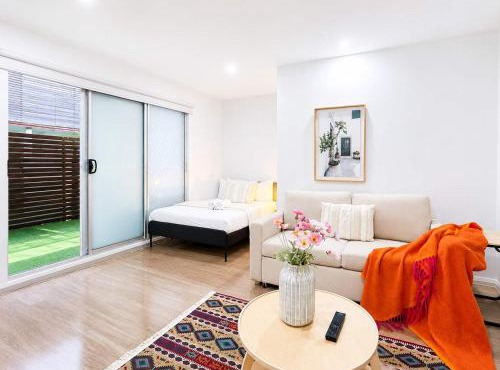 Brunswick Convenience 1BR Home