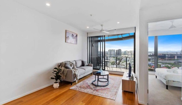 Capri - Executive 1BR in Fortitude Valley plus parking