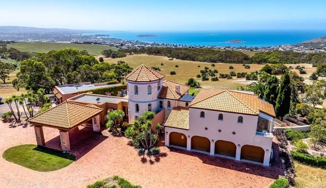 CASA DEL MAR main house