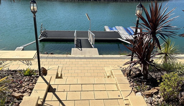CASA ROBERTO, WALLAROO MARINA