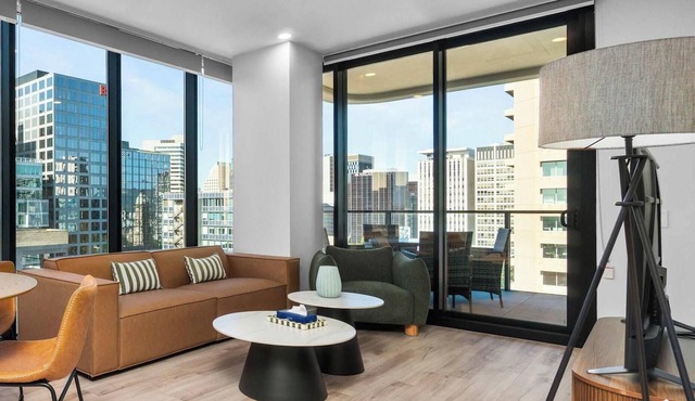 CBD 2BR Luxe Escape – Walkable & Free Parking