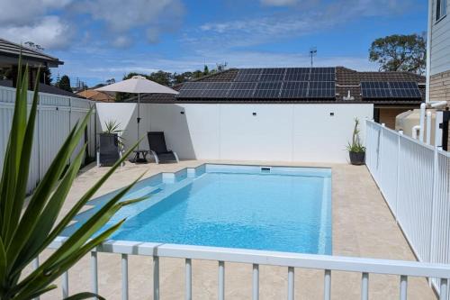 Centaur Sanctuary - Pool, Fireplace, Games Room & Pet Friendly!