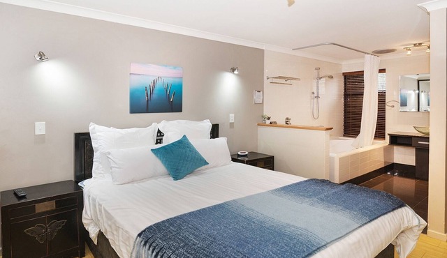 Central Dunsborough Town House With Access to Indoor Pool/Spa