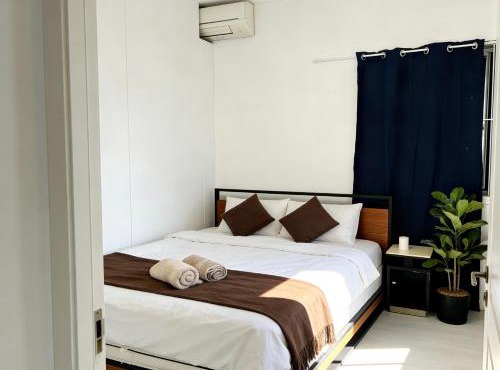 Central Strathfield quiet share stay
