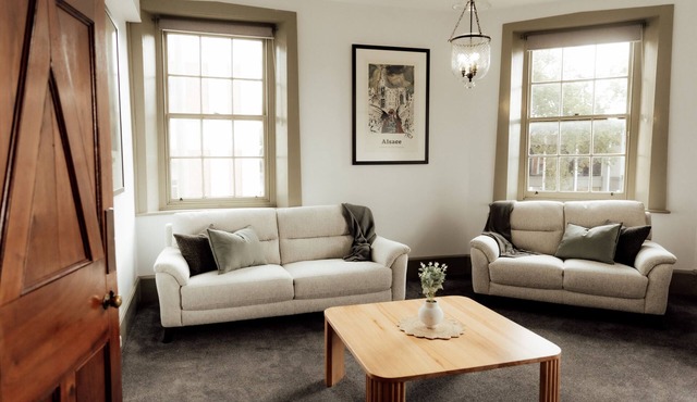 Charming 2-Bed Apartment in Launceston CBD